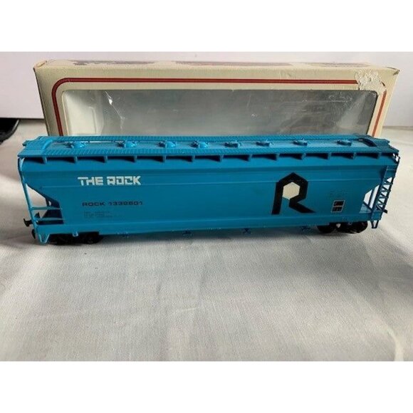 Bachmann HO Scale The Rock Center flow Covered Hopper Train Car with box - Picture 1 of 9